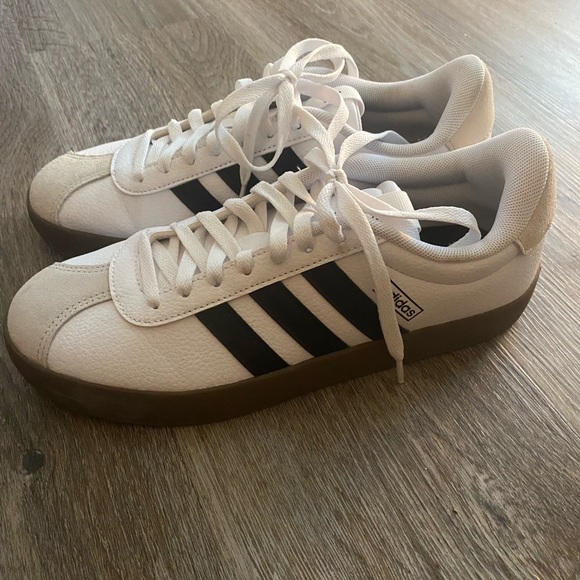 NEVER WORN Adidas Women’s White and Black Sneakers - Picture 3 of 6